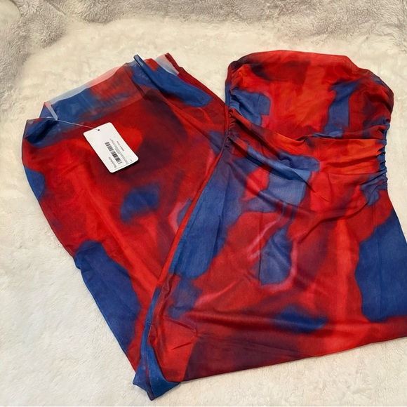 razzlebelle Dresses & Skirts - NWT Razzlebelle Red and Blue tie-dye Strapless Midi Dress